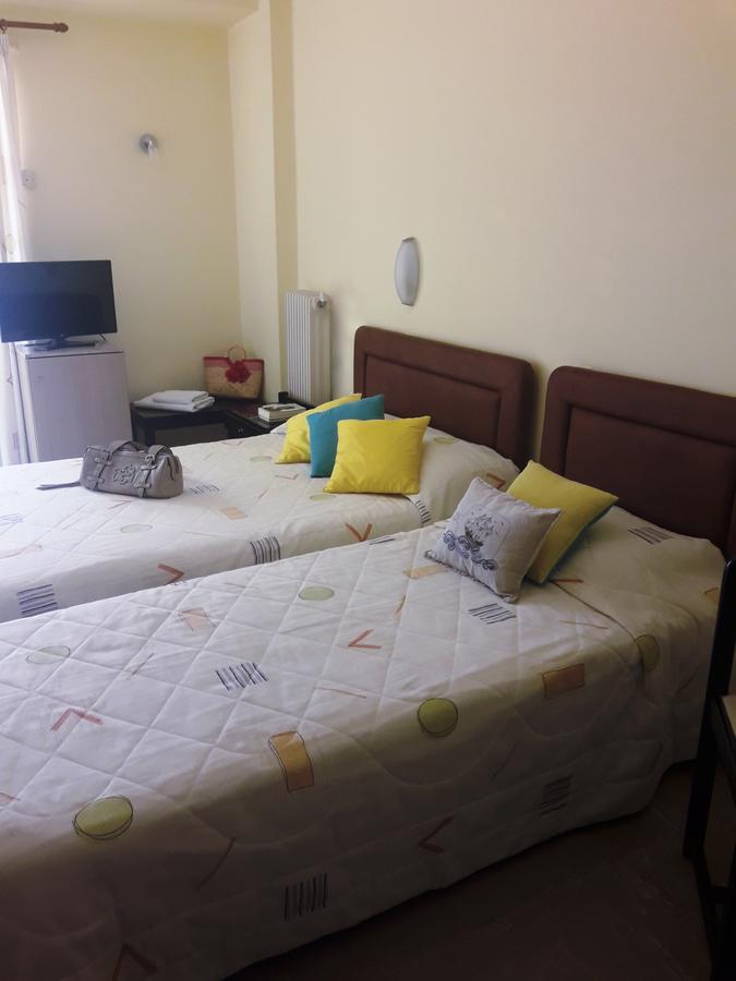 Hotel Florakis Livanátai Buitenkant foto