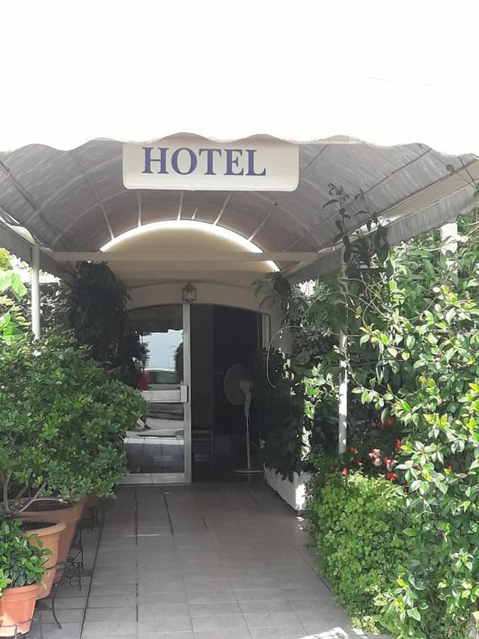 Hotel Florakis Livanátai Buitenkant foto